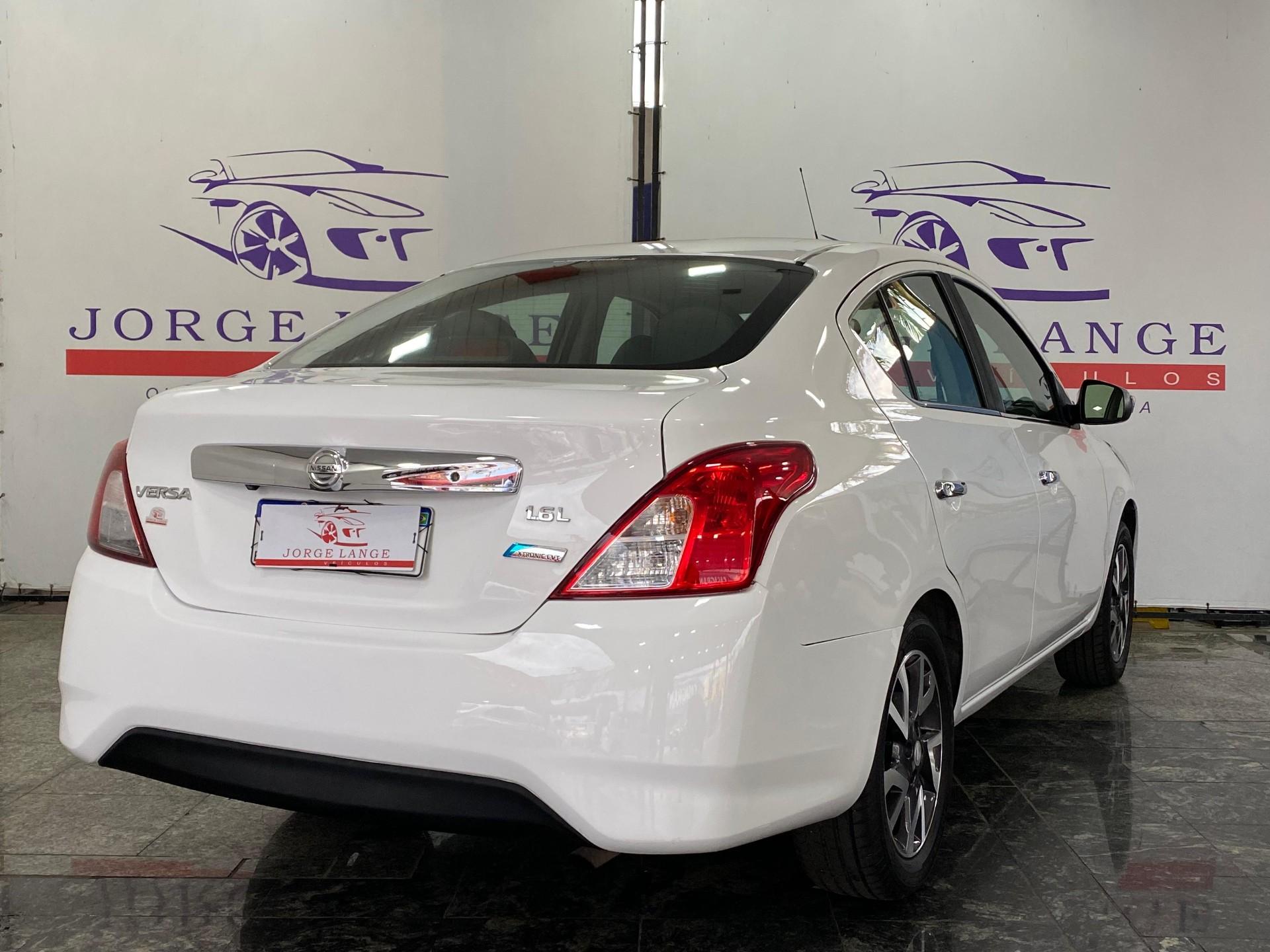 Nissan Versa 16SL CVT 2017