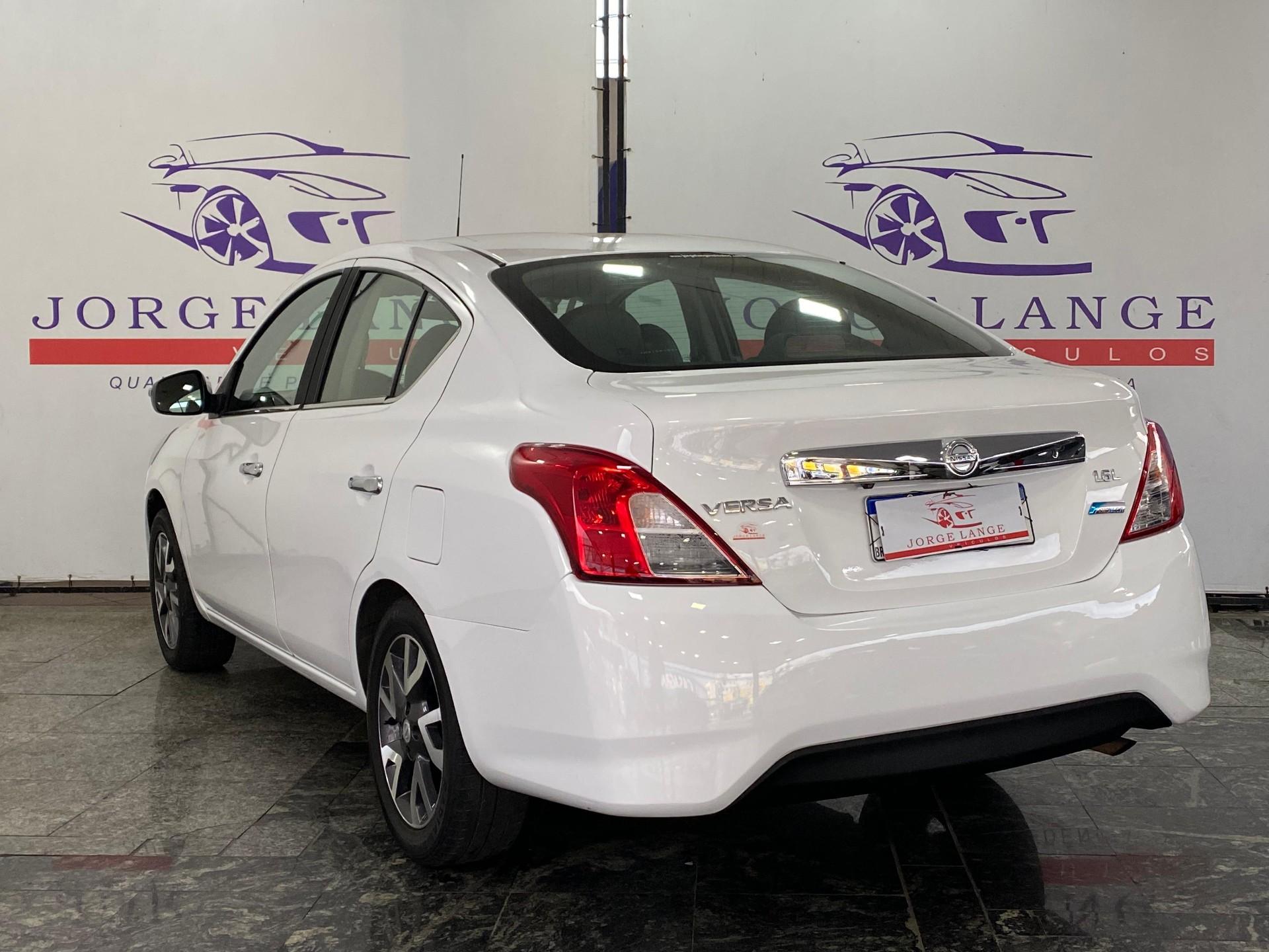 Nissan Versa 16SL CVT 2017