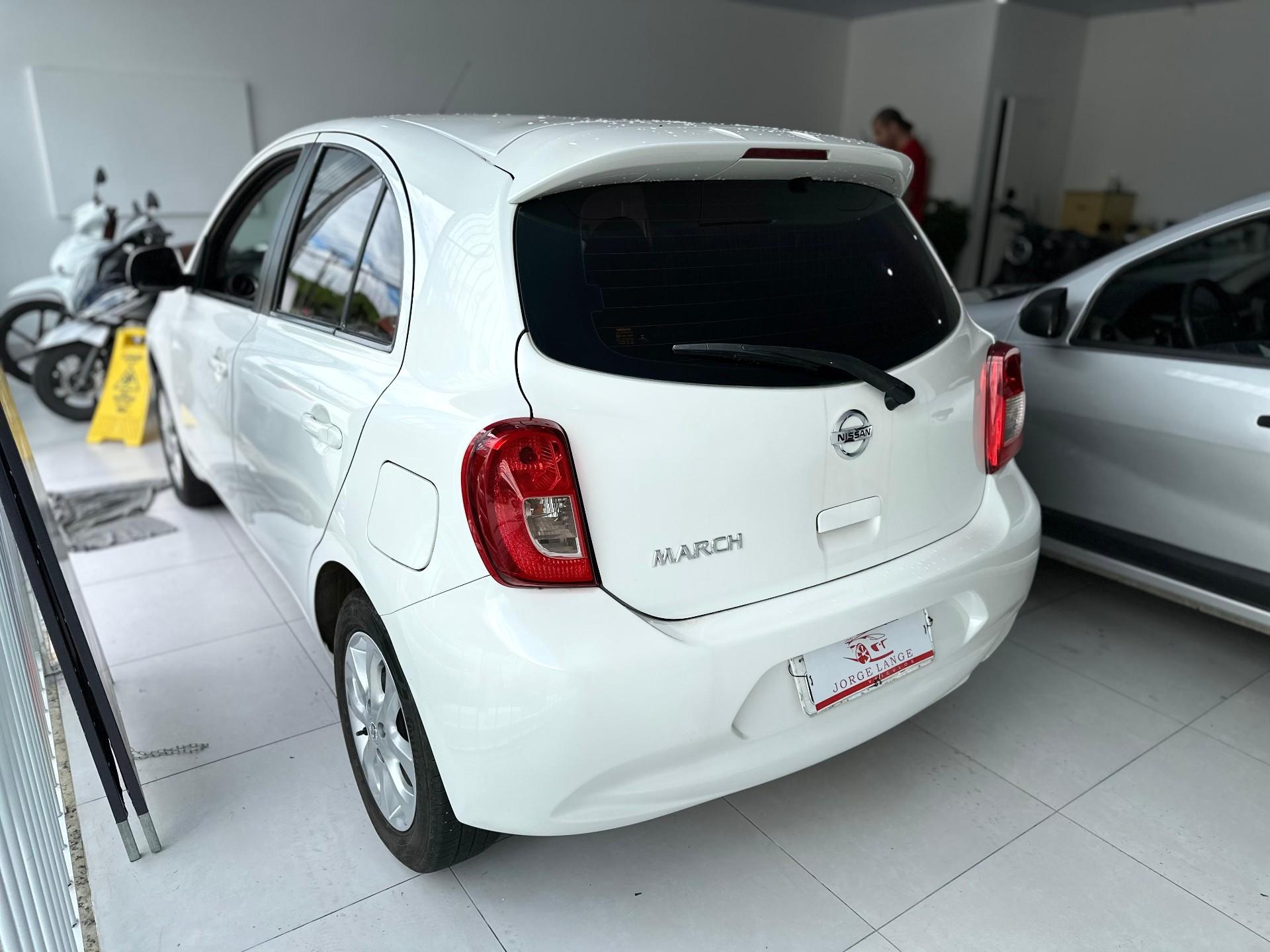 Nissan March SV 1.0 12V Flex 5p  2015