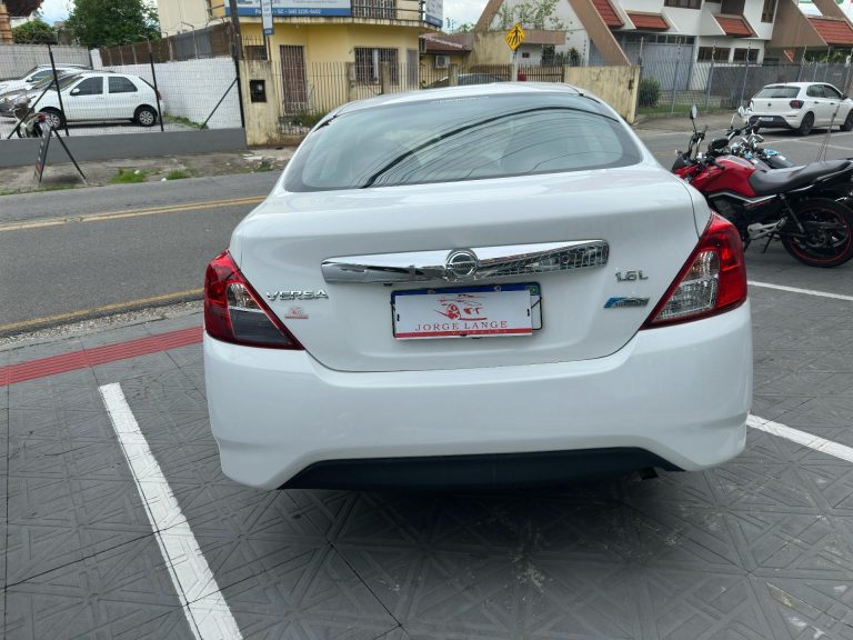 Nissan Versa 16SL CVT 2017