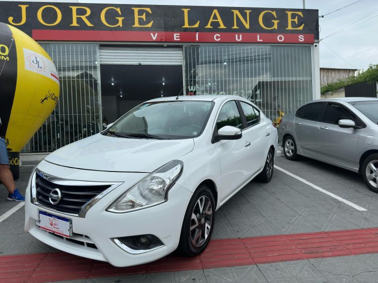 Nissan Versa 16SL CVT 2017